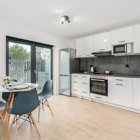 Bright & Comfy Krosnienska With Balcony By Renters Apartment *