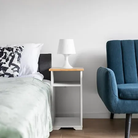 Apartment Bright & Comfy Krosnienska With Balcony By Renters Poznan