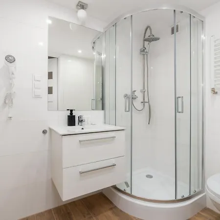 Bright & Comfy Krosnienska With Balcony By Renters * Poznan