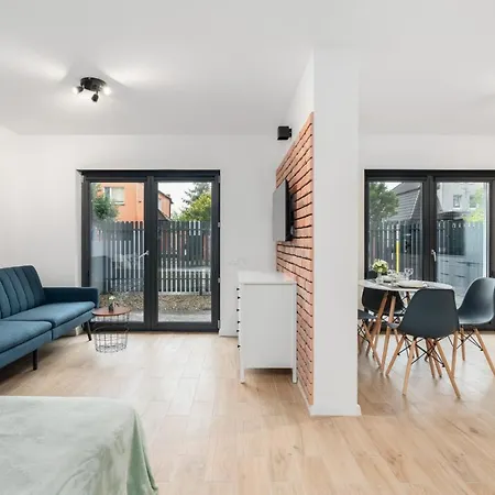 Bright & Comfy Krosnienska With Balcony By Renters Apartment Poznan